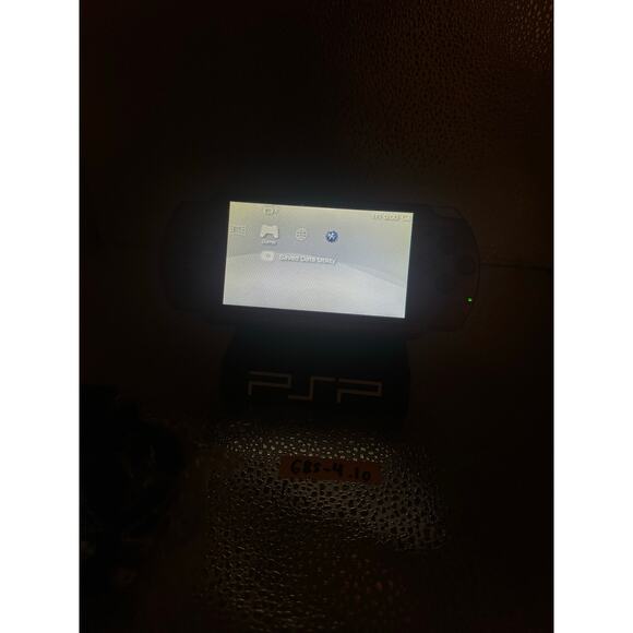 Bronze psp 2000 w/charger & new battery - Picture 7 of 7